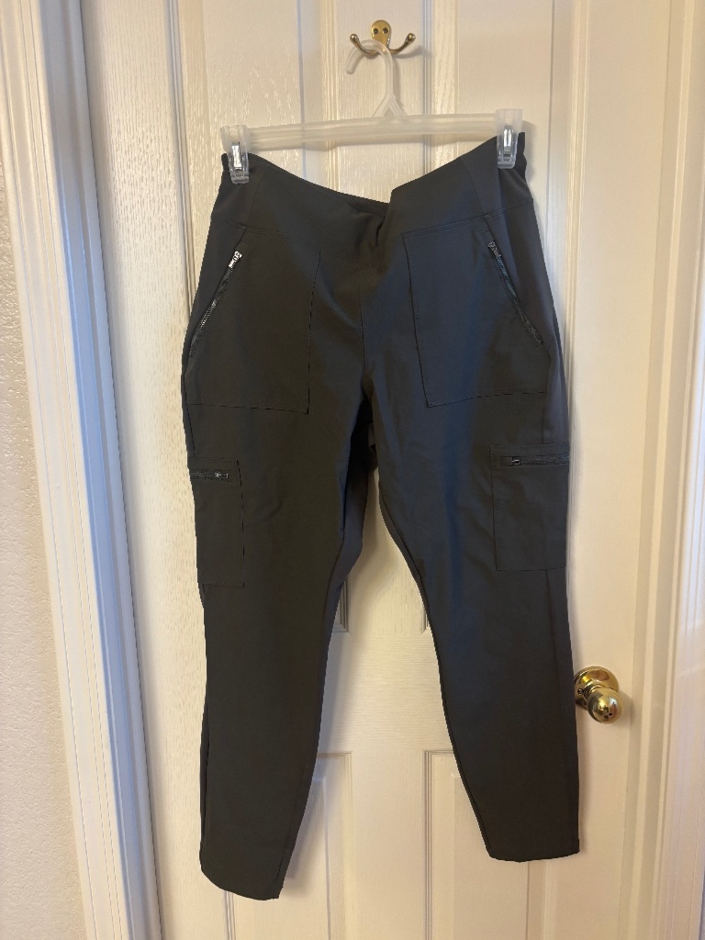Athleta Headlands Hybrid Cargo II Tight Dark Olive Green Size 16